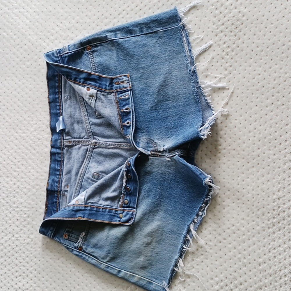 Original 501 Levi's cut off frayed raw hem high-waisted beautiful Jean Shorts - Picture 9 of 14